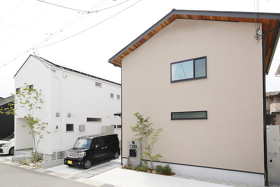 異なるテイストで並ぶ中内工務店の家